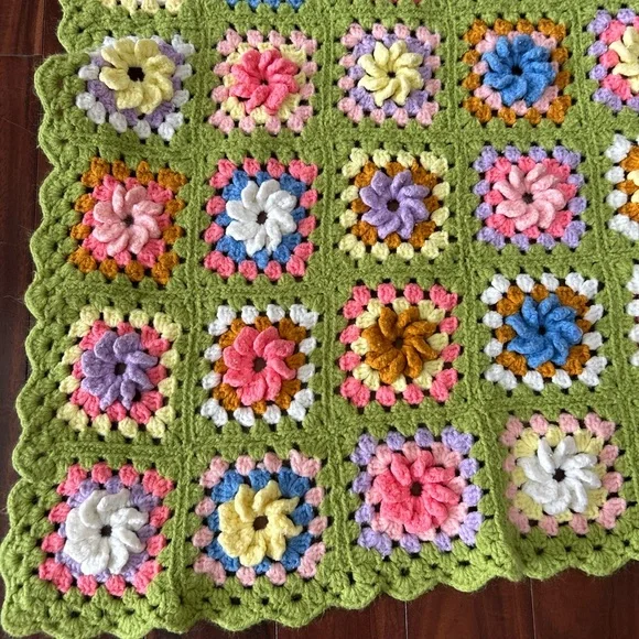 Beautiful Vintage Retro - handmade crochet flower blanket.43” by 68”.